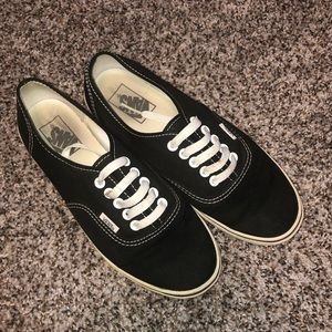 Black Vans Tennis Shoes